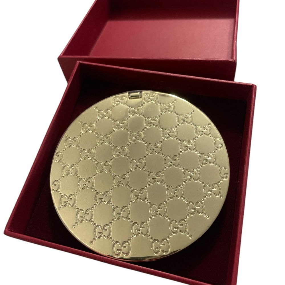 NEW in Box Gucci VIP Metal Gold Compact Mirror- One Side w/Magnification - Picture 1 of 10
